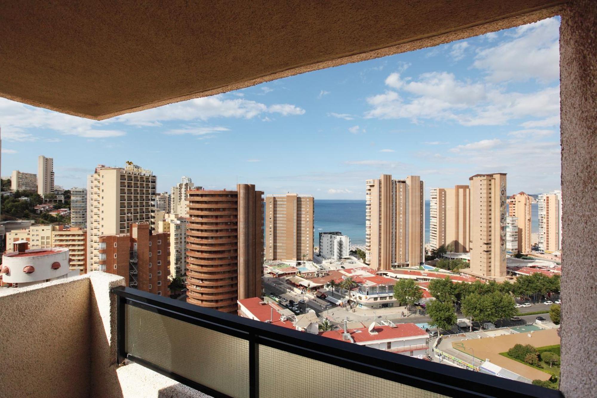Dynastic Rooms Apartments Бенидорм Экстерьер фото