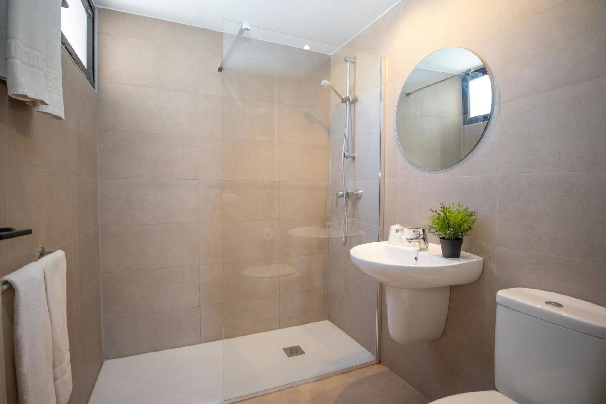 Dynastic Rooms Apartments Бенидорм Экстерьер фото